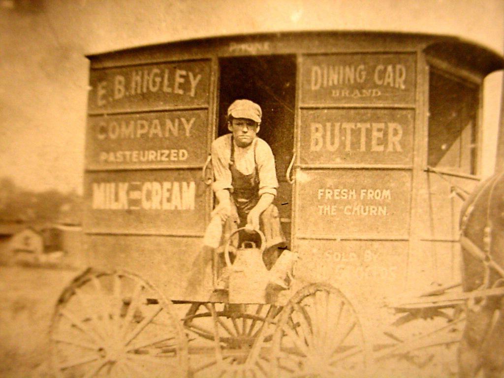 1900 Higley Milk delivery boy Mason City.jpg